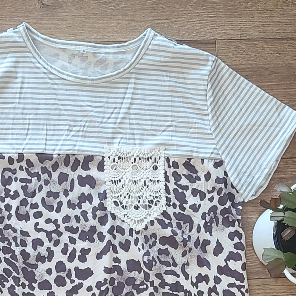 NWT'S- CACTUS MOON -Light Blue Stripe w/ Leopard Print Tunic Tee, Lace Pocket- S - Picture 3 of 3